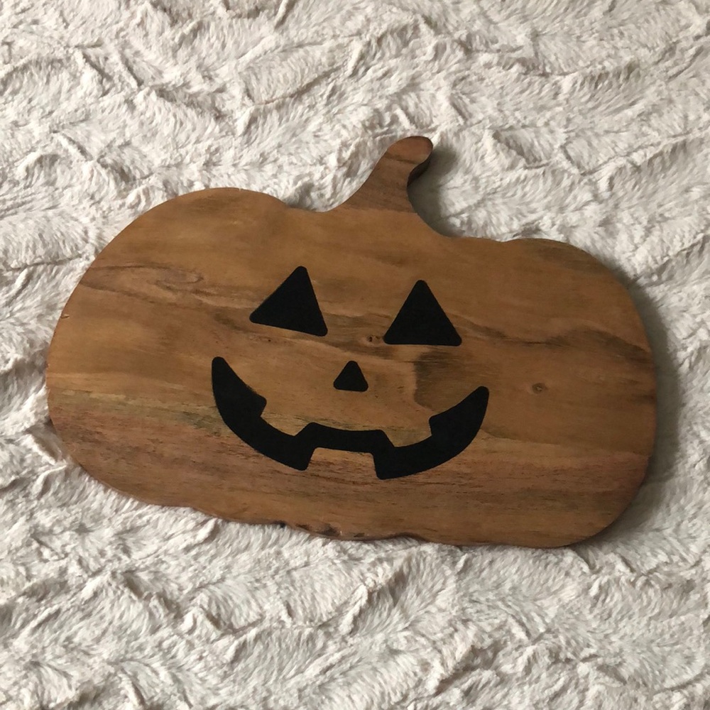 Wood Pumpkin Serving Board with Jack-O'-Lantern Face - Natural Wood